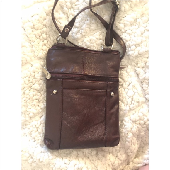 Maroon Leather Crossbody Bag with Adjustable Strap - Picture 2 of 7